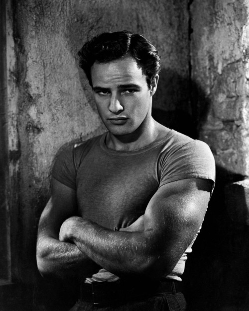Marlon Brando và áo phông thời đầu